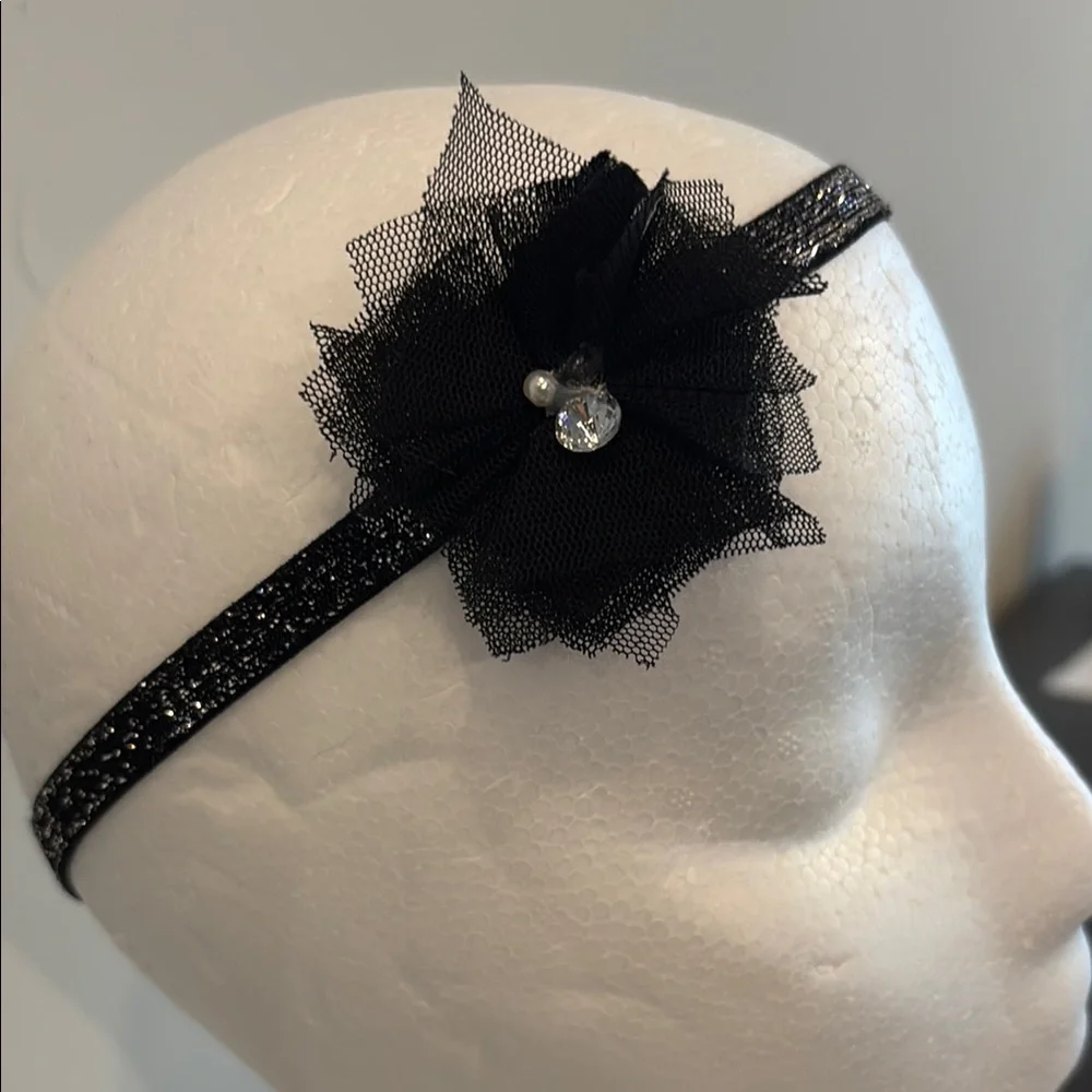 Black and White Hair Accessories Set with Floral and Bow Designs